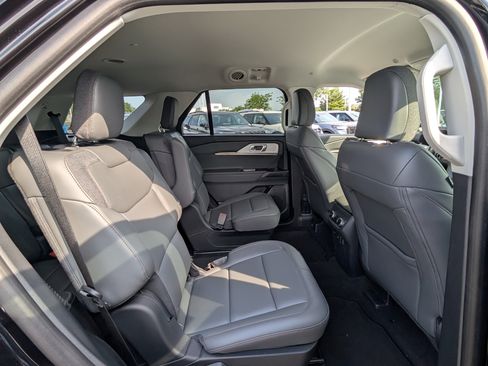 New 2025 Ford Explorer Active w/ Active Comfort Package image 8