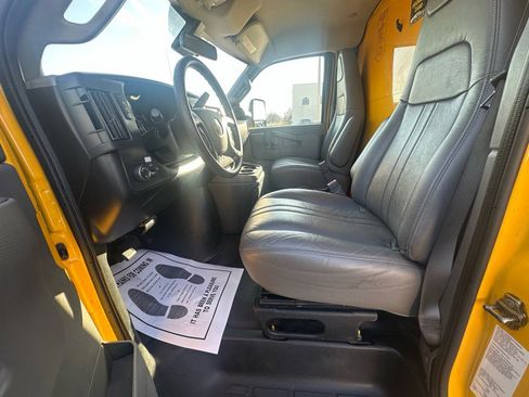Used 2021 GMC Savana 3500 Extended w/ Power Convenience Package image 15