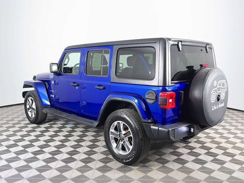 Used 2018 Jeep Wrangler Unlimited Sahara w/ Dual Top Group AWD/4WD image 7