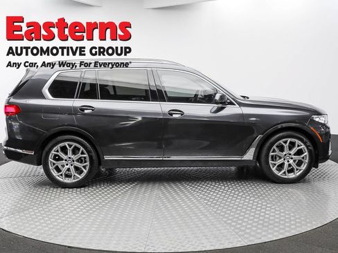 Used 2022 BMW X7 xDrive40i w/ Premium Package AWD/4WD image 4