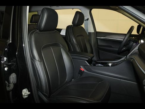 Used 2023 Jeep Grand Cherokee L Limited w/ Luxury Tech Group II AWD/4WD image 33