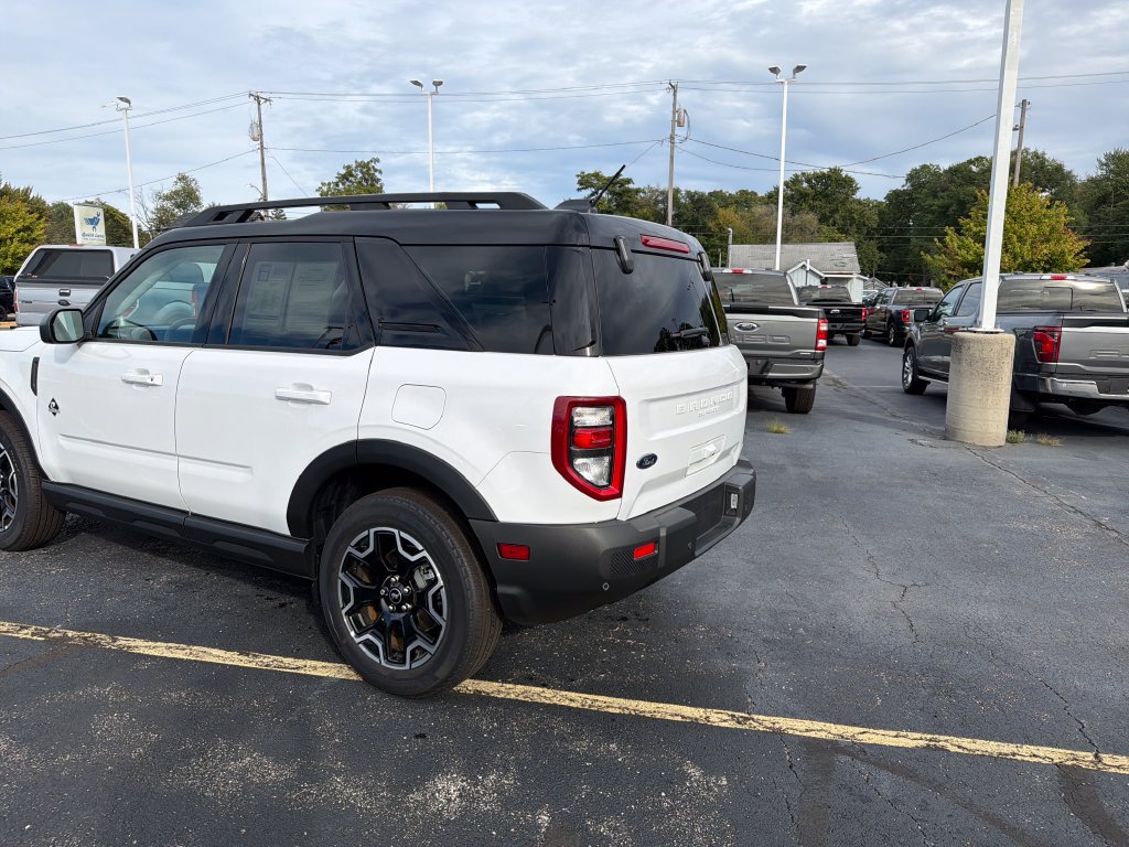 Used 2025 Ford Bronco Sport Outer Banks AWD/4WD image 4
