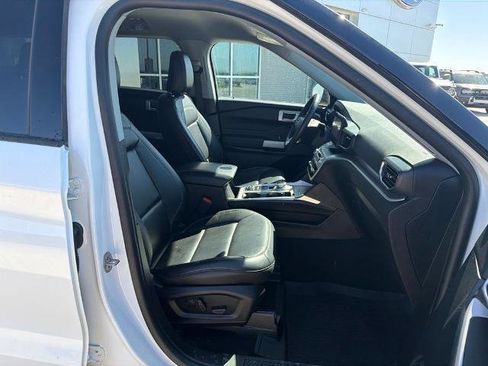 Certified 2023 Ford Explorer XLT w/ Equipment Group 202A AWD/4WD image 30