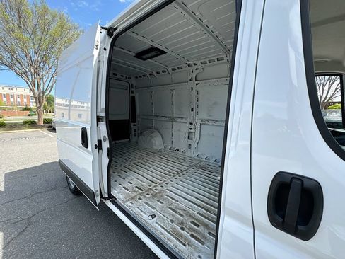 Used 2025 RAM ProMaster 2500 w/ Convenience Group FWD image 23