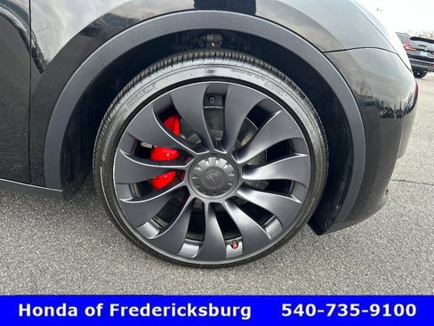 Used 2024 Tesla Model Y Performance image 31