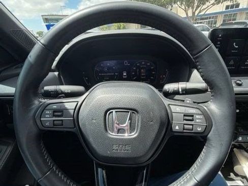 Used 2025 Honda Accord Sport image 3