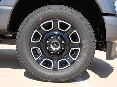New 2026 Ford F250 Platinum AWD/4WD image 9