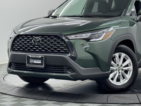 Used 2023 Toyota Corolla Cross LE image 3