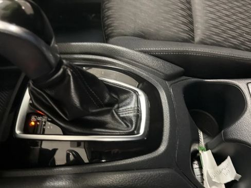 Used 2017 Nissan Rogue SV FWD image 12