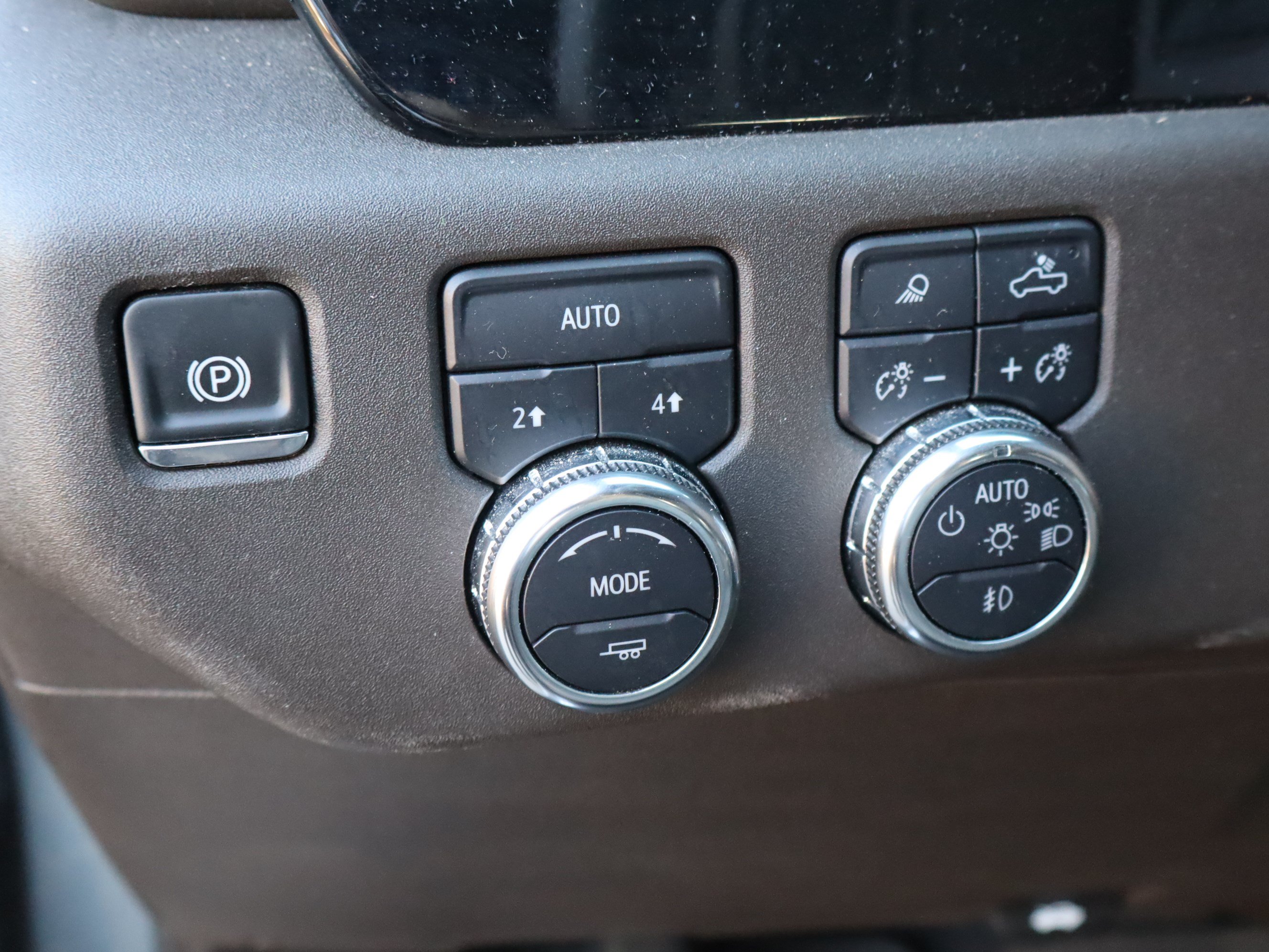 Used 2025 GMC Sierra 1500 SLT AWD/4WD image 19