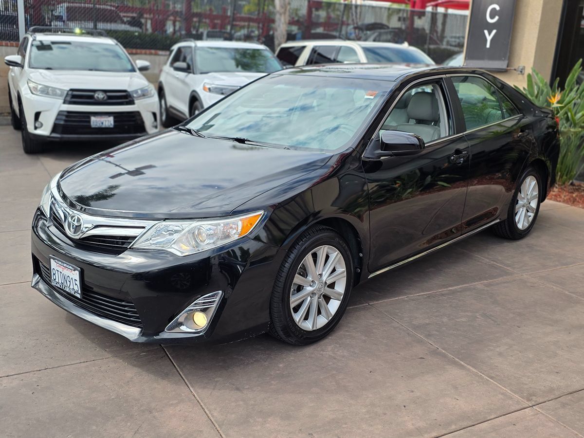 Used 2012 Toyota Camry XLE w/ Leather Pkg FWD image 5