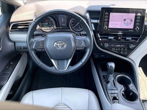Used 2022 Toyota Camry SE image 5