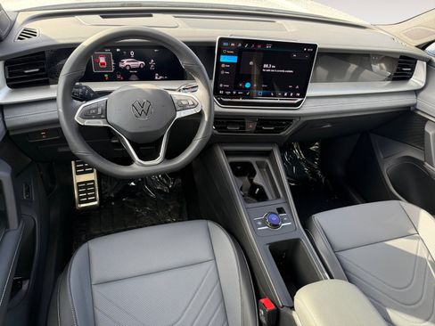 New 2026 Volkswagen Tiguan SE R-Line image 15