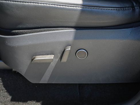 Used 2024 Tesla Model Y Long Range AWD/4WD image 19