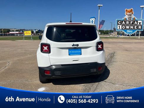 Used 2023 Jeep Renegade Latitude AWD/4WD image 6