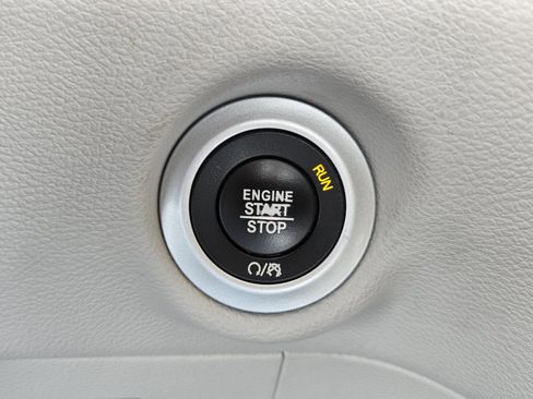 Used 2017 Chrysler Pacifica Touring-L Plus w/ Advanced Safetytec Group image 24