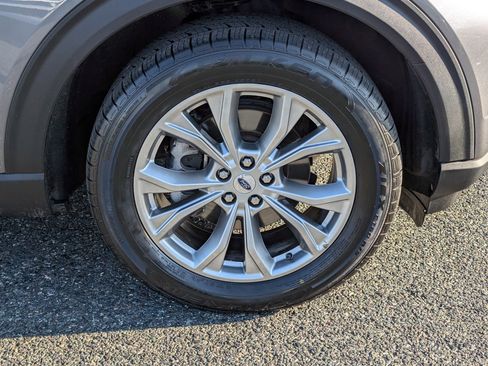 Certified 2022 Ford Explorer XLT w/ Equipment Group 202A image 9