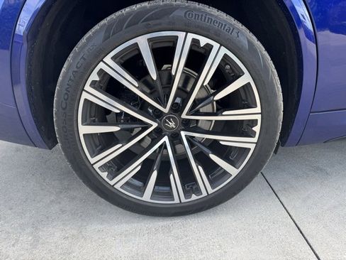 Certified 2023 Maserati Grecale Modena image 19