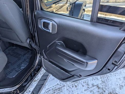 Used 2021 Jeep Gladiator Sport image 33