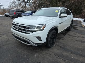 Used 2023 Volkswagen Atlas Cross Sport SE w/ Panoramic Sunroof Package video 2