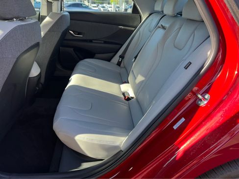 Certified 2026 Hyundai Elantra Limited FWD image 27