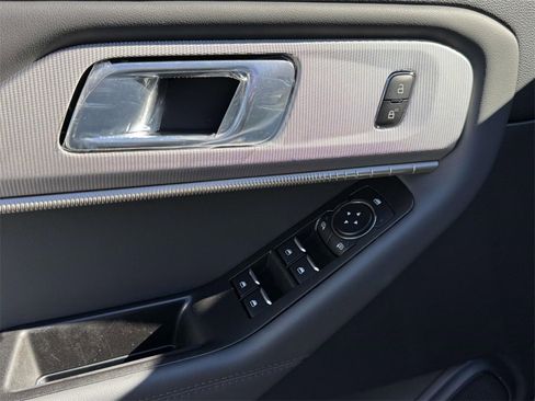New 2026 Ford Explorer Active w/ Active Comfort Package image 17