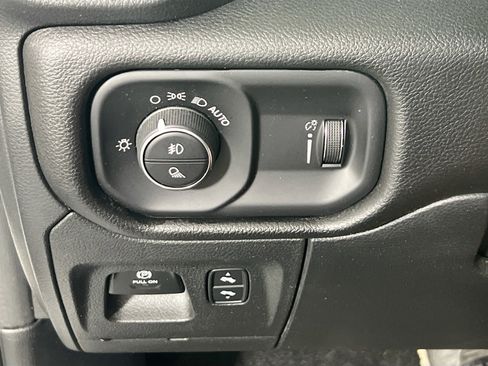 Used 2023 RAM 1500 Big Horn AWD/4WD image 10