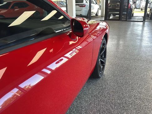 Used 2015 Dodge Challenger R/T w/ Quick Order Package 22B R/T RWD image 35
