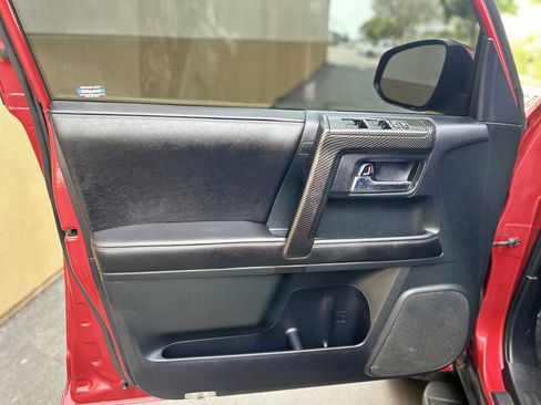 Used 2015 Toyota 4Runner SR5 image 22