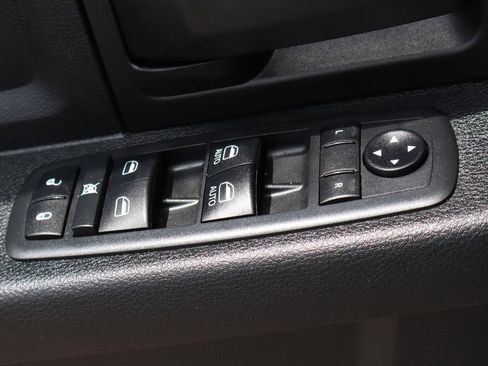 Used 2021 RAM 5500 Tradesman w/ Chrome Appearance Group RWD image 19