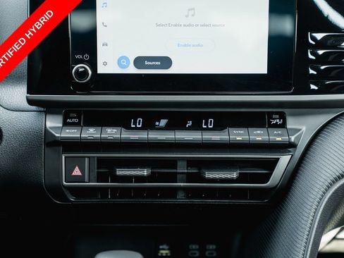 Used 2025 Toyota Camry SE FWD image 21
