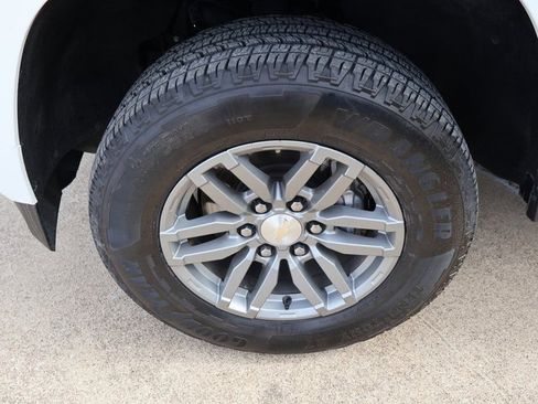 Used 2024 Chevrolet Colorado LT w/ LT Convenience Package image 32