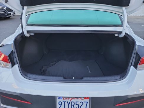 Certified 2025 Hyundai Elantra Sport image 22