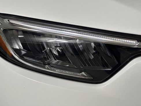 Used 2026 Mercedes-Benz GLC 300 4MATIC image 10