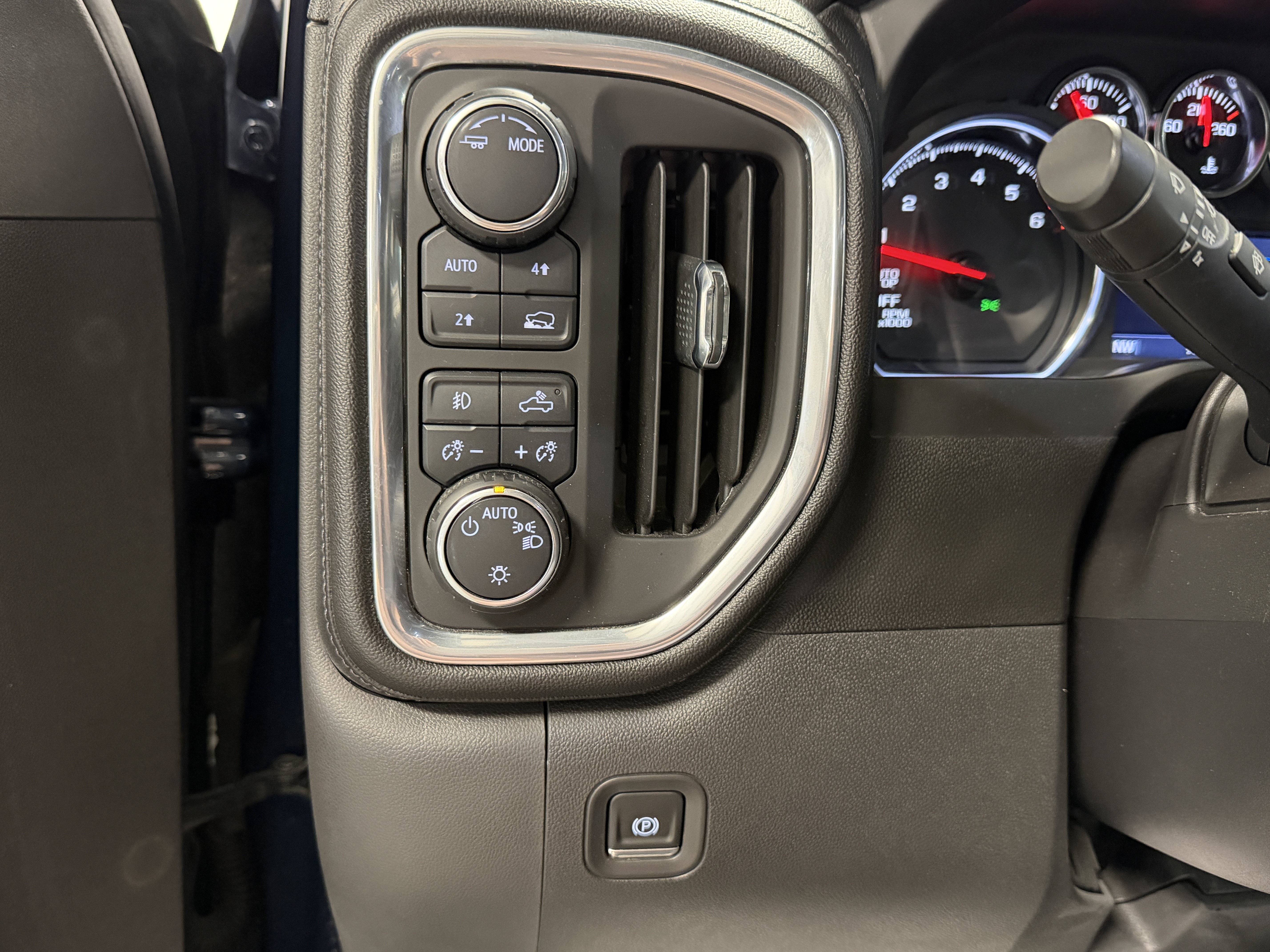 Used 2020 Chevrolet Silverado 1500 RST w/ All-Star Edition AWD/4WD image 14