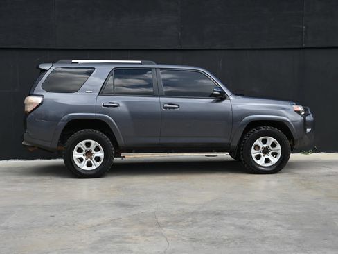 Used 2021 Toyota 4Runner SR5 Premium image 5