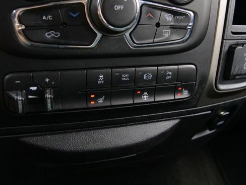 Used 2014 RAM 3500 Big Horn image 9