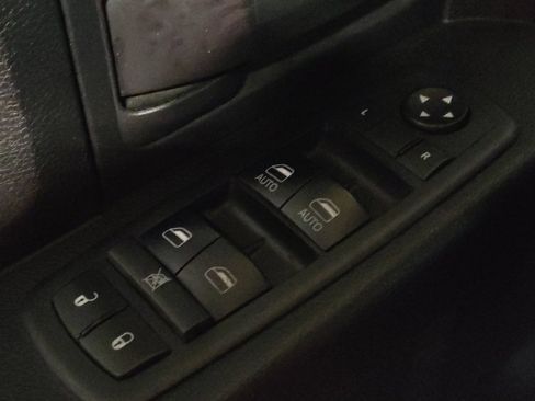 Used 2018 RAM 1500 Express image 27