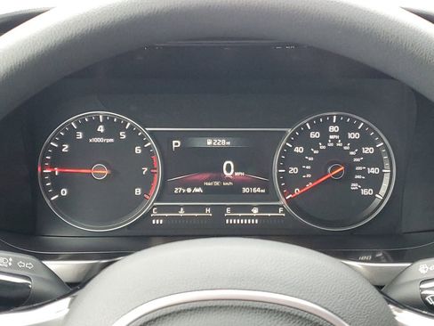 Used 2023 Kia Sorento LX image 16