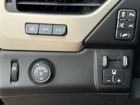 Used 2018 GMC Yukon XL Denali w/ Denali Ultimate Package image 24