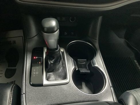 Used 2018 Toyota Highlander Plus image 30