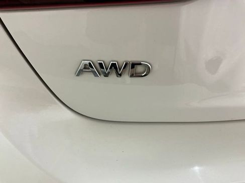 Used 2018 INFINITI Q50 Luxe w/ Essential Package (3.0T Luxe) AWD/4WD image 6