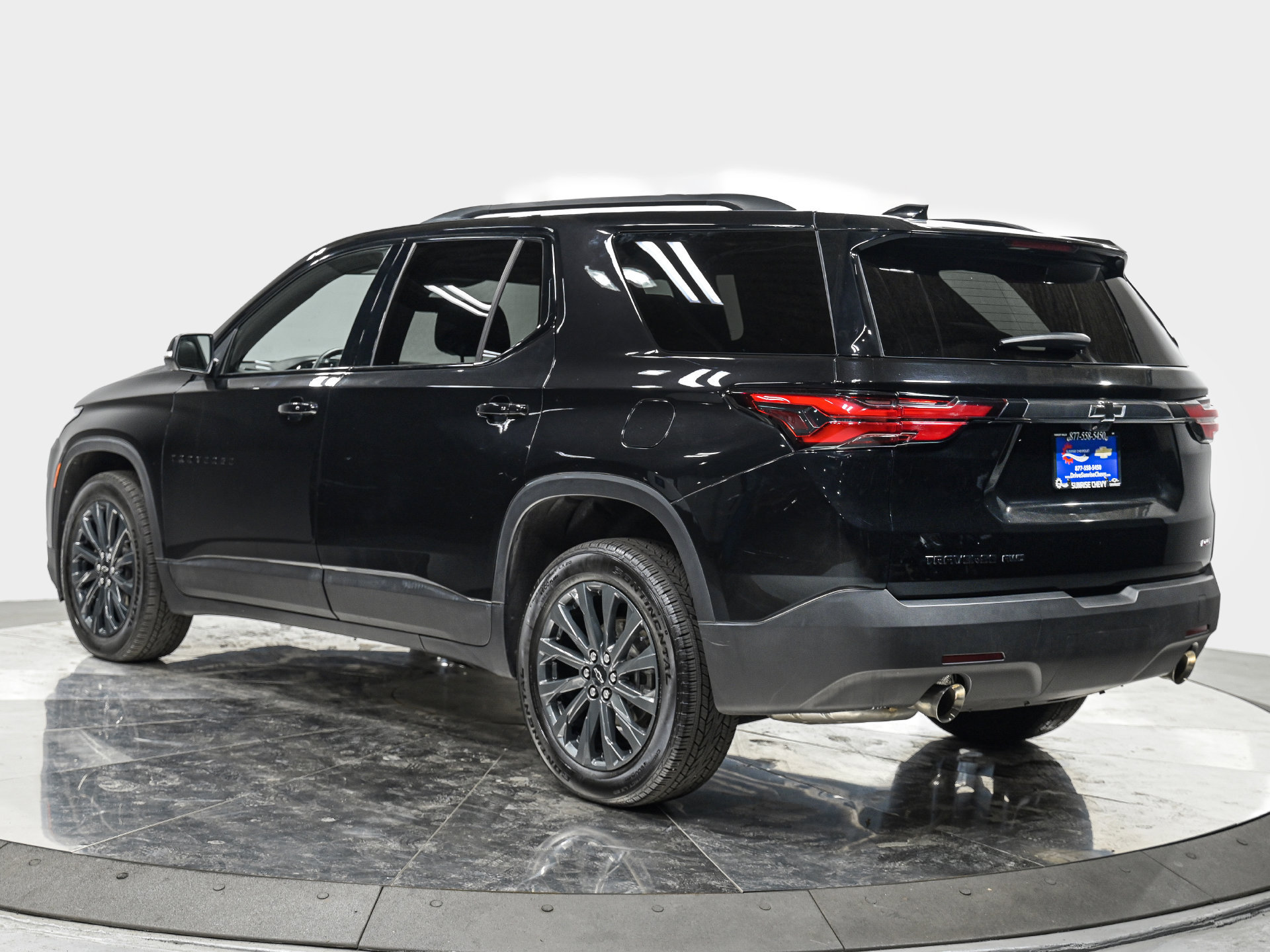 Used 2023 Chevrolet Traverse RS w/ LPO, Floor Liner Package AWD/4WD image 4