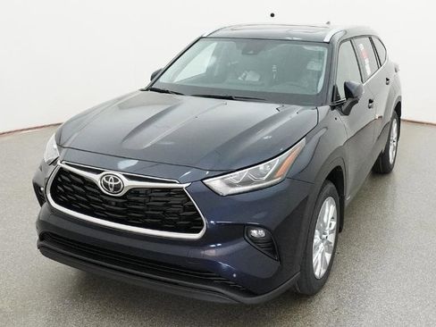 New 2026 Toyota Highlander Limited AWD/4WD image 8