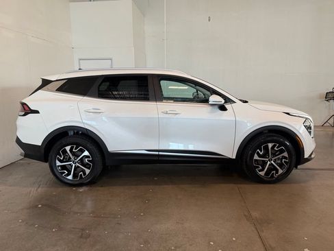 Used 2023 Kia Sportage EX AWD/4WD image 15