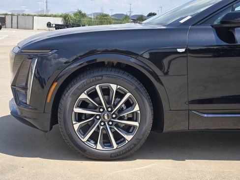 New 2025 Cadillac Lyriq Sport image 5