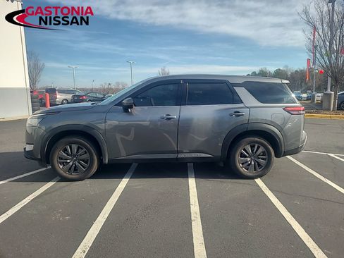 Used 2022 Nissan Pathfinder S image 7