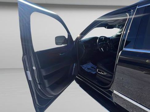 Used 2018 Cadillac Escalade ESV Luxury image 9