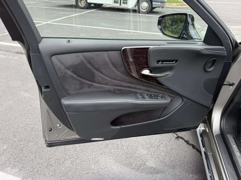 Used 2023 Lexus LS 500 AWD w/ Interior Upgrade Package image 12