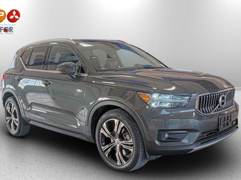 Used 2019 Volvo XC40 T5 Inscription image 4